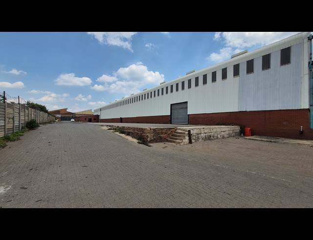 3,000M² FACTORY FOR SALE IN BOKSBURG EAST